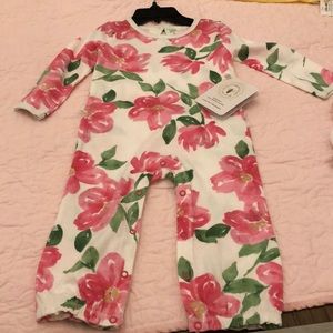 NWT! Burt’s Bees Floral Romper with ruffle butt trim